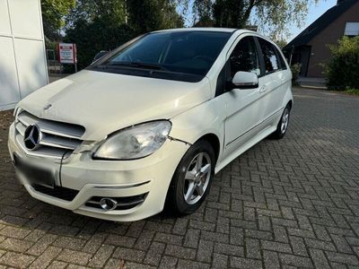 Mercedes B180