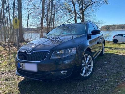 Gebraucht Skoda Octavia Elegance 150 PS (110 kW) 2014 Schwarz Kleinwagen