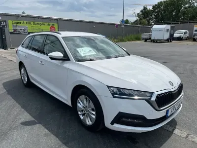 Gebraucht Skoda Octavia Ambition 116 PS (85 kW) 2022 Weiß Kombi