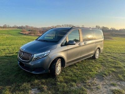 Grau Gebraucht 2015 Mercedes V250 Avantgarde Edition Van / Kleinbus | 29.000 € (Guter Preis)