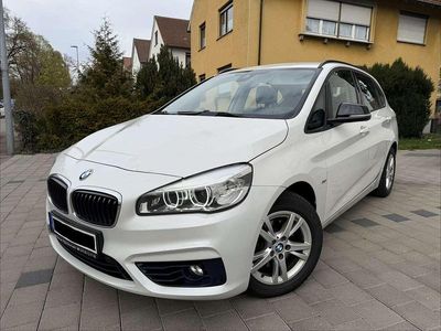 Gebraucht BMW 218 Sport Line 150 PS (110 kW) 2015 Weiß Kombi