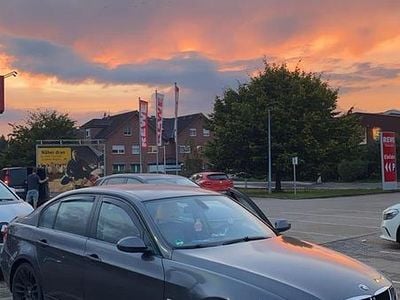 Gebraucht BMW 320 150 PS (110 kW) 2005 Grau Limousine