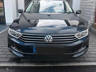 Gebraucht VW Passat 120 PS (88 kW) 2017 Schwarz Kombi