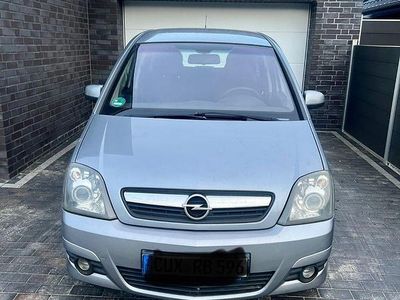 Silber Gebraucht 2006 Opel Meriva Van / Kleinbus | 1.750 € (Guter Preis)