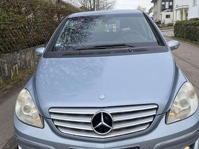 Mercedes B200