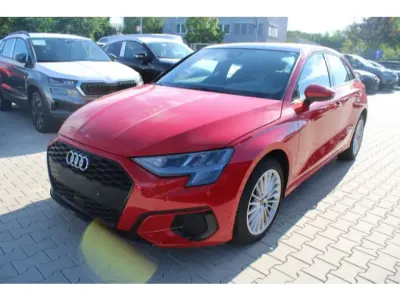 Gebraucht Audi A3 Advanced 150 PS (110 kW) 2022 Tangorot metallic Limousine
