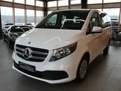 Używany Mercedes V220 163 KM (119 kW) 2020 Biały Minivan
