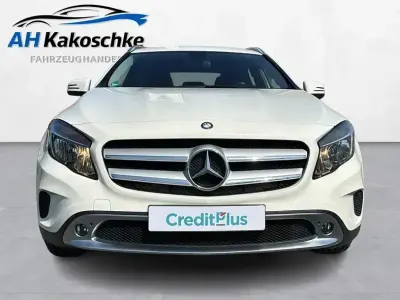 Gebraucht Mercedes GLA220 177 PS (130 kW) 2015 Calcitweiss  unilack SUV