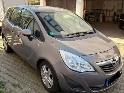 Usado Opel Meriva Edition 120 HP (88 kW) 2011 Bege Monovolume