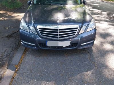 Mercedes E200