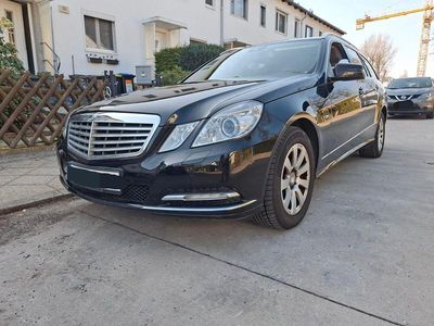 Gebraucht Mercedes E250 204 PS (150 kW) 2011 Schwarz Kombi