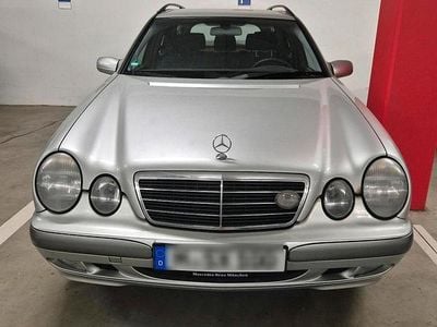 Mercedes E200