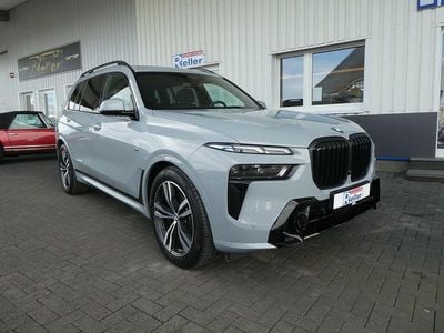 Gebraucht BMW X7 M Sport 352 PS (258 kW) 2025 Grau SUV