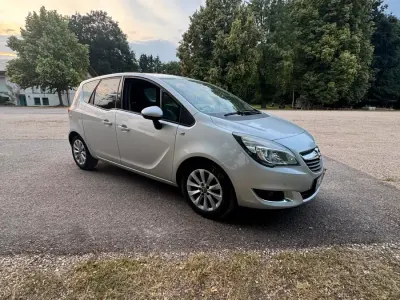 Gebraucht Opel Meriva 110 PS (80 kW) 2015 Silber Van / Kleinbus