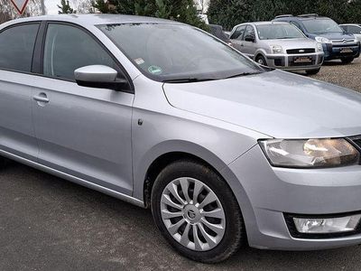 Silber Gebraucht 2013 Skoda Rapid Ambition Limousine | 7.990 € (Fairer Preis)