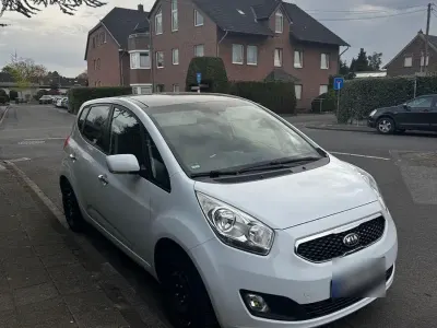 Gebraucht Kia Venga FIFA World Cup Edition 125 PS (91 kW) 2014 Weiß Kleinwagen