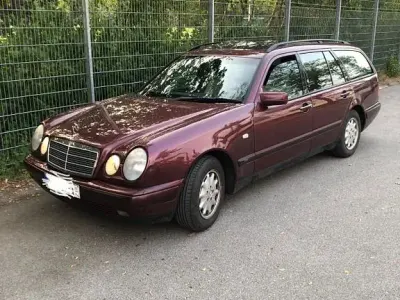 Gebraucht Mercedes E230 Classic 150 PS (110 kW) 1996 Rot Kombi