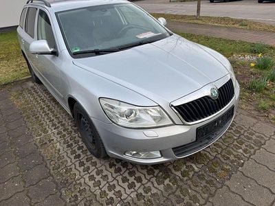 Gebraucht Skoda Octavia Elegance 140 PS (102 kW) 2013 Silber Kombi