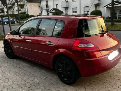 Brugt Renault Mégane II Authentique 111 HK (81 kW) 2006 Rød Sedan