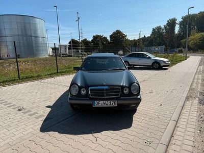 Mercedes E280