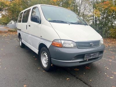 Weiß Gebraucht 2002 Toyota HiAce Van / Kleinbus | 5.900 € (Etwas zu teuer)