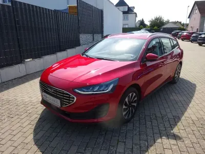 Gebraucht Ford Focus Titanium 155 PS (114 kW) 2025 Rot Limousine