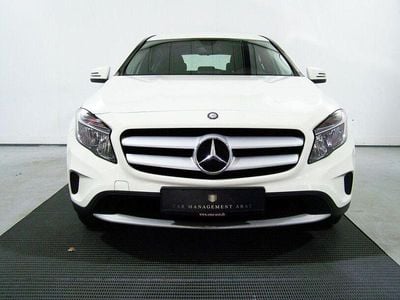 Gebraucht Mercedes GLA200 156 PS (114 kW) 2014 Calcitweiss/zirrusweiss SUV