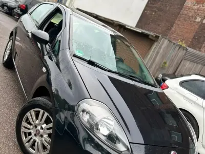 Gebraucht Fiat Punto 69 PS (50 kW) 2014 Schwarz Kleinwagen