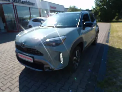 Gebraucht Toyota Yaris Cross Edition 131 PS (96 kW) 2024 Grün SUV
