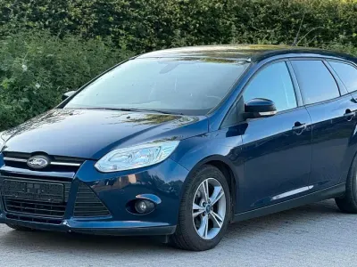 Gebraucht Ford Focus 116 PS (85 kW) 2013 Blau Kombi