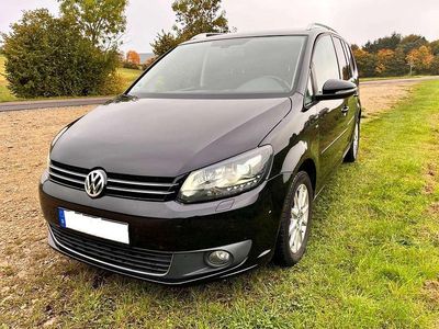 Gebraucht VW Touran Cup 105 PS (77 kW) 2014 Schwarz Van / Kleinbus