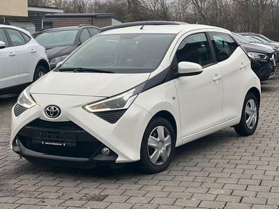 Gebraucht Toyota Aygo X-play 72 PS (52 kW) 2019 Weiß Kleinwagen