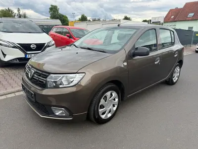Używany Dacia Sandero Ambiance 73 KM (53 kW) 2017 Brązowy Sedan/Limuzyna