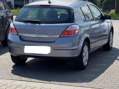 Second-hand Opel Astra 105 CP (77 kW) 2006 Albastru Berlinǎ