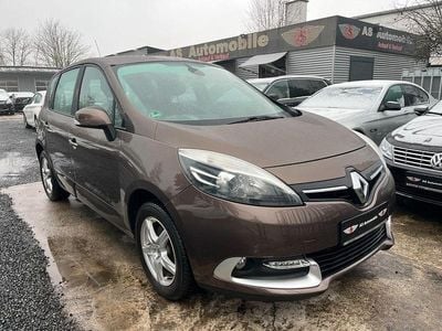 Braun Gebraucht 2014 Renault Scénic III Van / Kleinbus | 6.400 € (Fairer Preis)