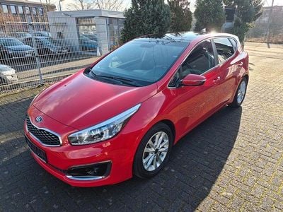Gebraucht Kia Ceed 135 PS (99 kW) 2017 Rot Kleinwagen