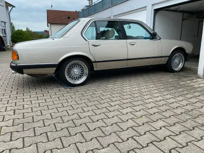 Gebraucht BMW 728 Basis 184 PS (135 kW) 1984 Beige Limousine