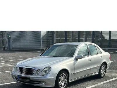 Gebraucht Mercedes E320 Avantgarde 224 PS (164 kW) 2004 Silber Limousine