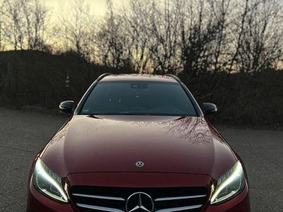 Gebraucht Mercedes C180 AMG line 156 PS (114 kW) 2017 Rot Kombi