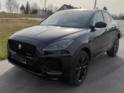 Käytetty Jaguar E-Pace R-Dynamic 250 HP (183 kW) 2024 Musta Katumaasturi