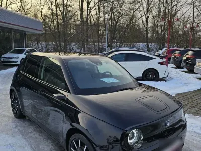Käytetty Honda e