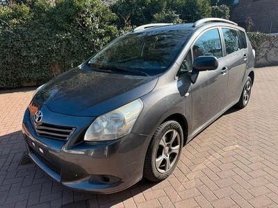 Gebraucht Toyota Verso Edition 132 PS (97 kW) 2009 Grau Van / Kleinbus