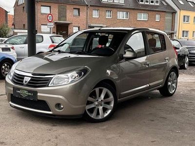 Grau Gebraucht 2012 Dacia Sandero Lauréate Kleinwagen | 3.990 € (Fairer Preis)