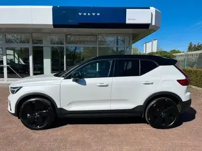 Usata Volvo EX40 Plus 325 kW (442 CV) 2025 Bianco SUV