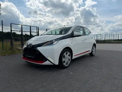 Gebraucht Toyota Aygo 69 PS (50 kW) 2016 Weiß Kleinwagen