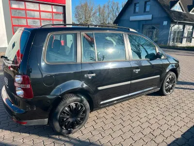 Gebraucht VW Touran Conceptline 105 PS (77 kW) 2008 Schwarz Van / Kleinbus