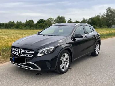 Gebraucht Mercedes GLA200 Urban 156 PS (114 kW) 2018 Schwarz SUV