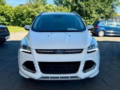 Gebraucht Ford Kuga Individual 150 PS (110 kW) 2015 Weiß SUV