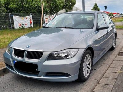 Grau Gebraucht 2005 BMW 318 Limousine | 4.800 € (Teuer)