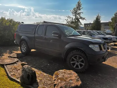 Gebraucht Nissan Navara 179 PS (131 kW) 2009 Schwarz Pickup